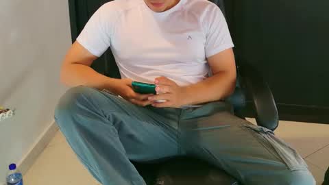 Snapshot of camara110 chatting on 27, 1, 2025 camara110 online show from 27, 1, 2025