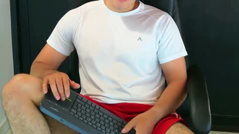 Snapshot of camara110 chatting on 1, 2, 2025 camara110 online show from 1, 2, 2025