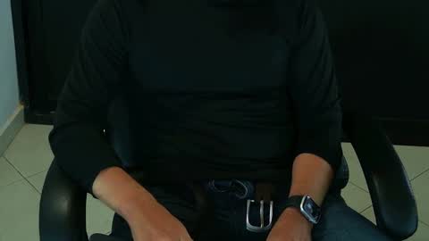 Snapshot of camara110 chatting on 7, 2, 2025 camara110 online show from 7, 2, 2025