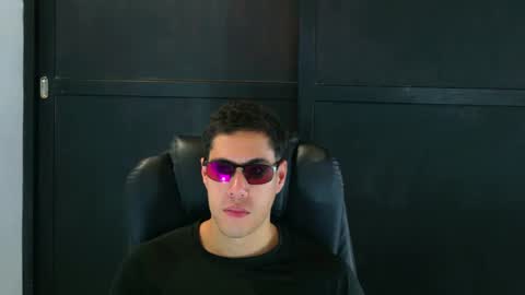 Snapshot of camara110 chatting on 7, 2, 2025 camara110 online show from 7, 2, 2025