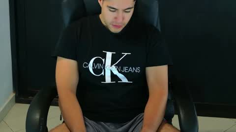 Snapshot of camara110 chatting on 10, 2, 2025 camara110 online show from 10, 2, 2025