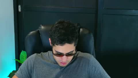 Snapshot of camara110 chatting on 20, 2, 2025 camara110 online show from 20, 2, 2025