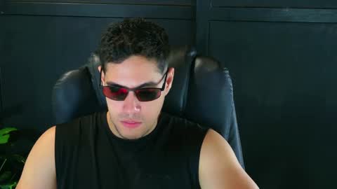 Snapshot of camara110 chatting on 6, 3, 2025 camara110 online show from 6, 3, 2025