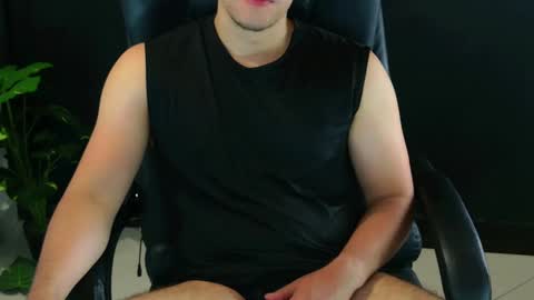 Snapshot of camara110 chatting on 8, 3, 2025 camara110 online show from 8, 3, 2025