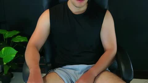 Snapshot of camara110 chatting on 11, 3, 2025 camara110 online show from 11, 3, 2025