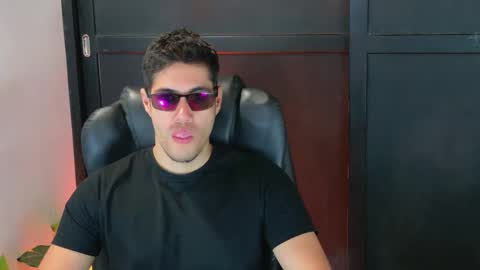 Snapshot of camara110 chatting on 19, 9, 2025 camara110 online show from 19, 9, 2025