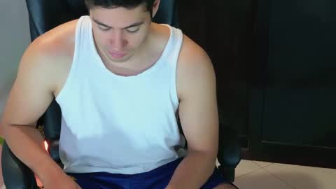 Snapshot of camara110 chatting on 9, 10, 2025 camara110 online show from 9, 10, 2025