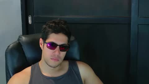 Snapshot of camara110 chatting on 9, 10, 2025 camara110 online show from 9, 10, 2025