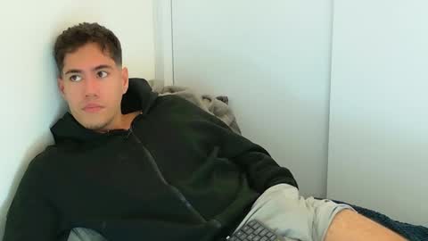 Snapshot of camara110 chatting on 8, 11, 2025 camara110 online show from 8, 11, 2025