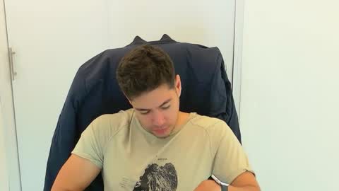 Snapshot of camara110 chatting on 19, 11, 2025 camara110 online show from 19, 11, 2025