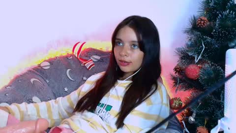 Snapshot of cami_casti777 chatting on 10, 12, 2024 trini-1000 online show from 10, 12, 2024