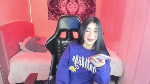 Snapshot of camiilaatorres chatting on 8, 10, 2025 camila online show from 8, 10, 2025