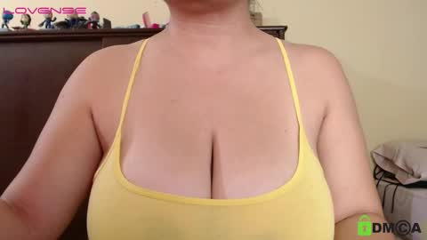 Snapshot of camiilahotxxx chatting on 5, 12, 2024 Camila  online show from 5, 12, 2024