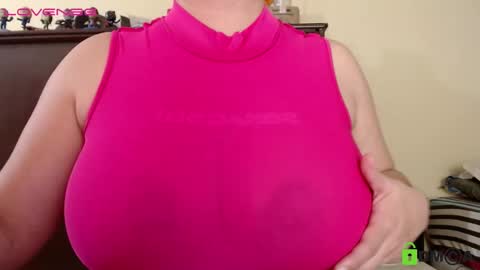 Snapshot of camiilahotxxx chatting on 7, 12, 2024 Camila  online show from 7, 12, 2024