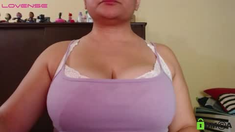 Snapshot of camiilahotxxx chatting on 12, 12, 2024 Camila  online show from 12, 12, 2024