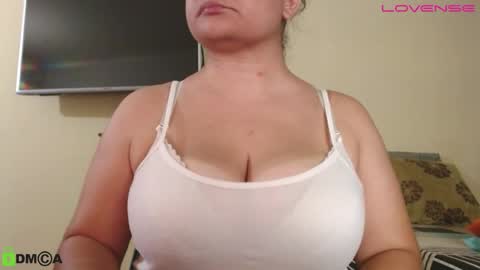 Snapshot of camiilahotxxx chatting on 20, 9, 2025 Camila  online show from 20, 9, 2025