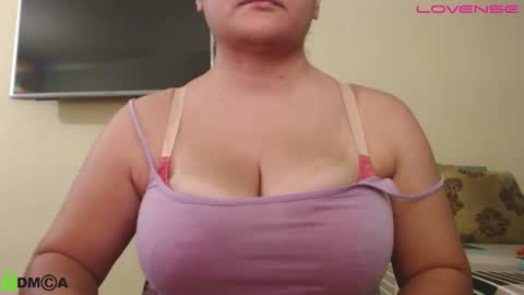 Snapshot of camiilahotxxx chatting on 22, 9, 2025 Camila  online show from 22, 9, 2025