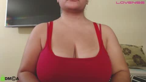Snapshot of camiilahotxxx chatting on 29, 9, 2025 Camila  online show from 29, 9, 2025