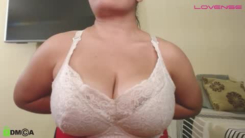 Snapshot of camiilahotxxx chatting on 10, 10, 2025 Camila  online show from 10, 10, 2025