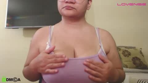 Snapshot of camiilahotxxx chatting on 23, 10, 2025 Camila  online show from 23, 10, 2025