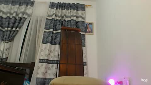 Snapshot of camila_blandexxxx chatting on 29, 6, 2026 Instagram camila blande1 online show from 29, 6, 2026