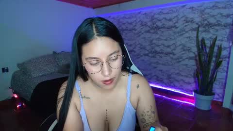Snapshot of camila_iroose chatting on 20, 6, 2026 Camila Roose online show from 20, 6, 2026