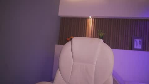 camila_martinez9 online show from 14, 11, 2025