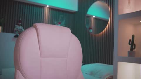 camila_martinez9 online show from 19, 1, 2026