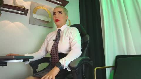 Snapshot of camilaachain chatting on 18, 10, 2025 online show from 18, 10, 2025