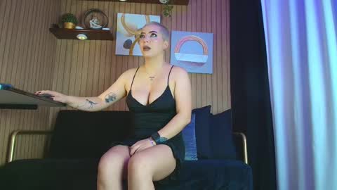 Snapshot of camilaachain chatting on 17, 11, 2025 online show from 17, 11, 2025