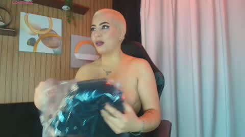 Snapshot of camilaachain chatting on 28, 11, 2025 online show from 28, 11, 2025