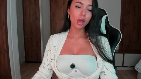 Camila online show from 4, 2, 2026