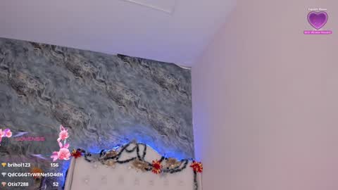 C A M I L L E N    Help me get to the top online show from 30, 12, 2024