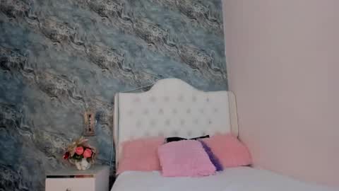 C A M I L L E N    Help me get to the top online show from 2, 2, 2025