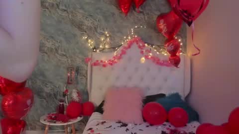 C A M I L L E N    Help me get to the top online show from 14, 2, 2025