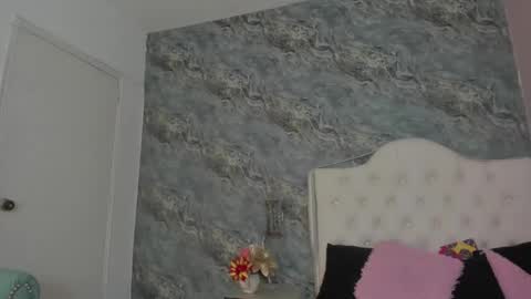 C A M I L L E N    Help me get to the top online show from 3, 3, 2025