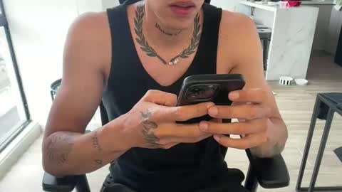 Snapshot of camilo__ chatting on 25, 5, 2026 camilo online show from 25, 5, 2026