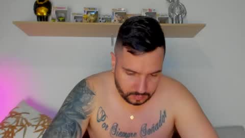 camilo_restrepo21 online show from 26, 10, 2025