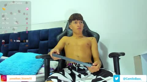 Snapshot of camilobass_ chatting on 22, 12, 2024 Camilo Bass online show from 22, 12, 2024