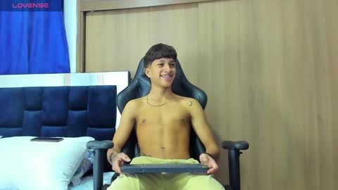 Snapshot of camilobass_ chatting on 28, 1, 2025 Camilo Bass online show from 28, 1, 2025