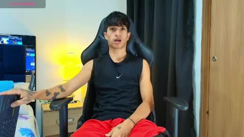 Snapshot of camilobass_ chatting on 19, 4, 2026 Camilo Bass online show from 19, 4, 2026