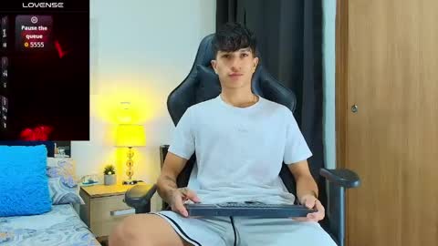 Snapshot of camilobass_ chatting on 24, 5, 2026 Camilo Bass online show from 24, 5, 2026
