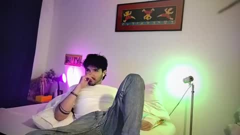 Snapshot of camilosaennz chatting on 24, 2, 2025 camilo online show from 24, 2, 2025