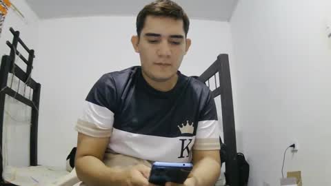 Snapshot of camilowhite_ chatting on 17, 9, 2025 Camilowhite  online show from 17, 9, 2025