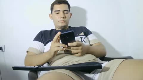 Snapshot of camilowhite_ chatting on 2, 10, 2025 Camilowhite  online show from 2, 10, 2025