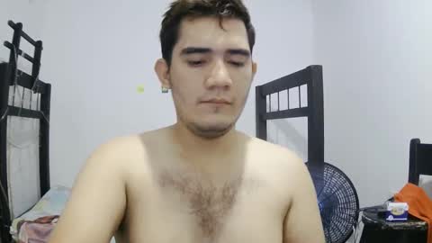 Snapshot of camilowhite_ chatting on 7, 10, 2025 Camilowhite  online show from 7, 10, 2025
