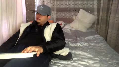 Snapshot of camivaron chatting on 10, 1, 2025 camivaron online show from 10, 1, 2025