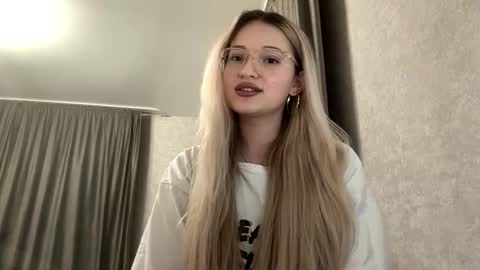 Snapshot of candelariahile chatting on 3, 2, 2026 candelariahile online show from 3, 2, 2026