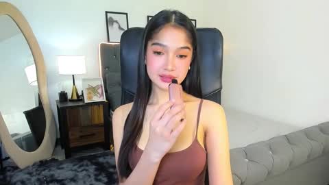 Snapshot of candiceferragamo chatting on 7, 10, 2025 candiceferragamo online show from 7, 10, 2025