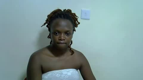 Snapshot of candiemaya chatting on 24, 10, 2025 candiemaya online show from 24, 10, 2025